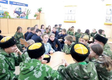 Юным казачатам в ЕАО рассказали о России и единстве в познавательной игре